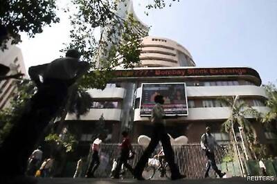 Sensex closes lacklustre trade flat