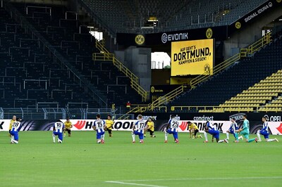 Borussia Dortmund, Hertha Berlin Take Knee for George Floyd as Bundesliga Rallies for Black Lives Matter