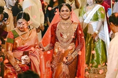 Thulasi Nair's Dark Green Lehenga Look From Her Sister's Engagement Has Internet's Approval