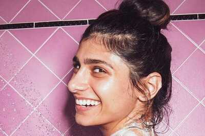 Mia Khalifa Posts Hot Bathing Pictures; Fans Say, 'Need Fire Extinguisher'