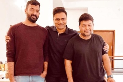 S Thaman Posts Pic With Lyricist Vijay, Director Vamshi Paidipally As They Work on Varisu