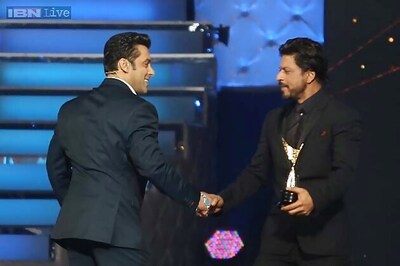 Photos: How Shah Rukh Khan walked up to Salman Khan and hugged him at the Star Guild Awards