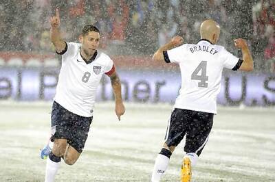 Clint Dempsey's goal gives US 1-0 win over Costa Rica