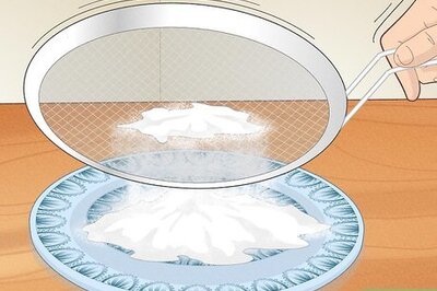 6 Ways to Sift Powdered Sugar With or Without a Sifter