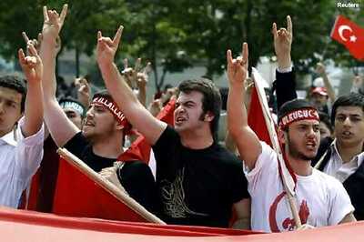 Turkey calls for punishment of defiant Israel