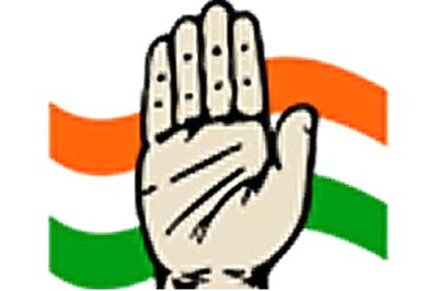 Guj Cong promises govt jobs to 1 lakh youths in state