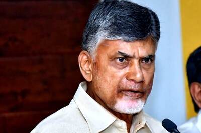 Chandrababu Naidu Taken Into Preventive Custody at Visakhapatnam Airport after Protests by YSRCP
