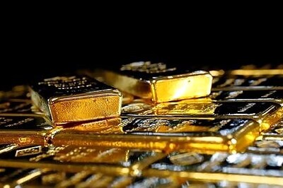 Gold rises above $1,900 an ounce as softer dollar boosts demand