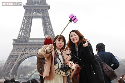 Selfie sticks: Tourist convenience or purely narcissi-stick?