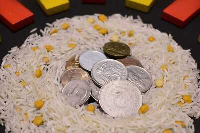 Worried Over Delayed Monsoons, Rising Inflation & Elections, Govt Rushes In to Check Food Prices