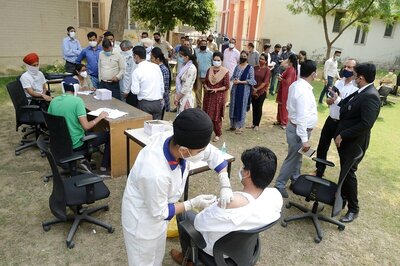 Covid-19 Vaccinations Fall Sharply; Officials Deny Shortage Of Doses, Cite Curbs In Many Places