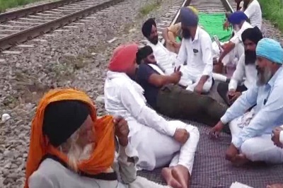 Nearly 300 Protesting Local Farmers Briefly Detained in Noida