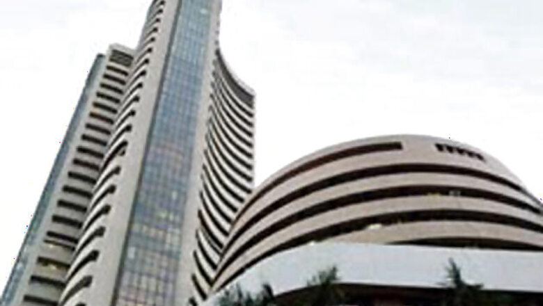 Sensex closes flat; HUL gains 7.5 pc