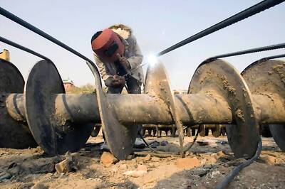 China Looks to Defuse Trade Tensions, Asks US for Talks